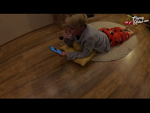 ❤️ Blondă nebună care suge o sculă uriașă și sare pe ea - Sex anal at ro.sexygirlspics.ru ❌️❤